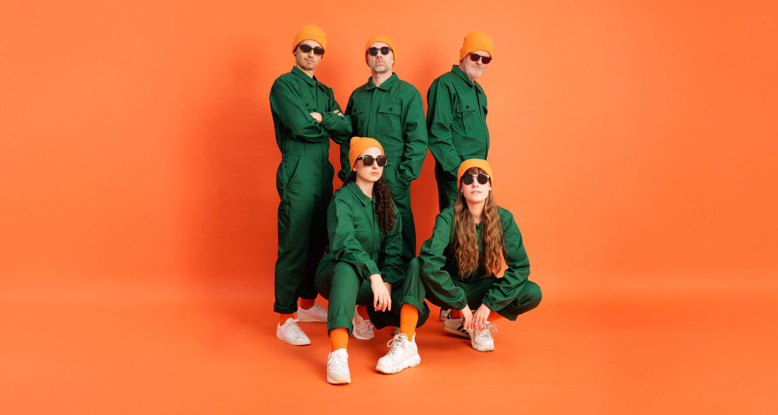 photographes et vidéastes à Nantes Equipe Oioo Studio orange 2 scaled Oioo Studio Photo